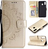 Voor Huawei P40 Lite E / Y7p Totem Bloem Reliëf Horizontale Flip TPU + PU Lederen Case met Houder & Kaartsleuven & Portemonnee (Goud)