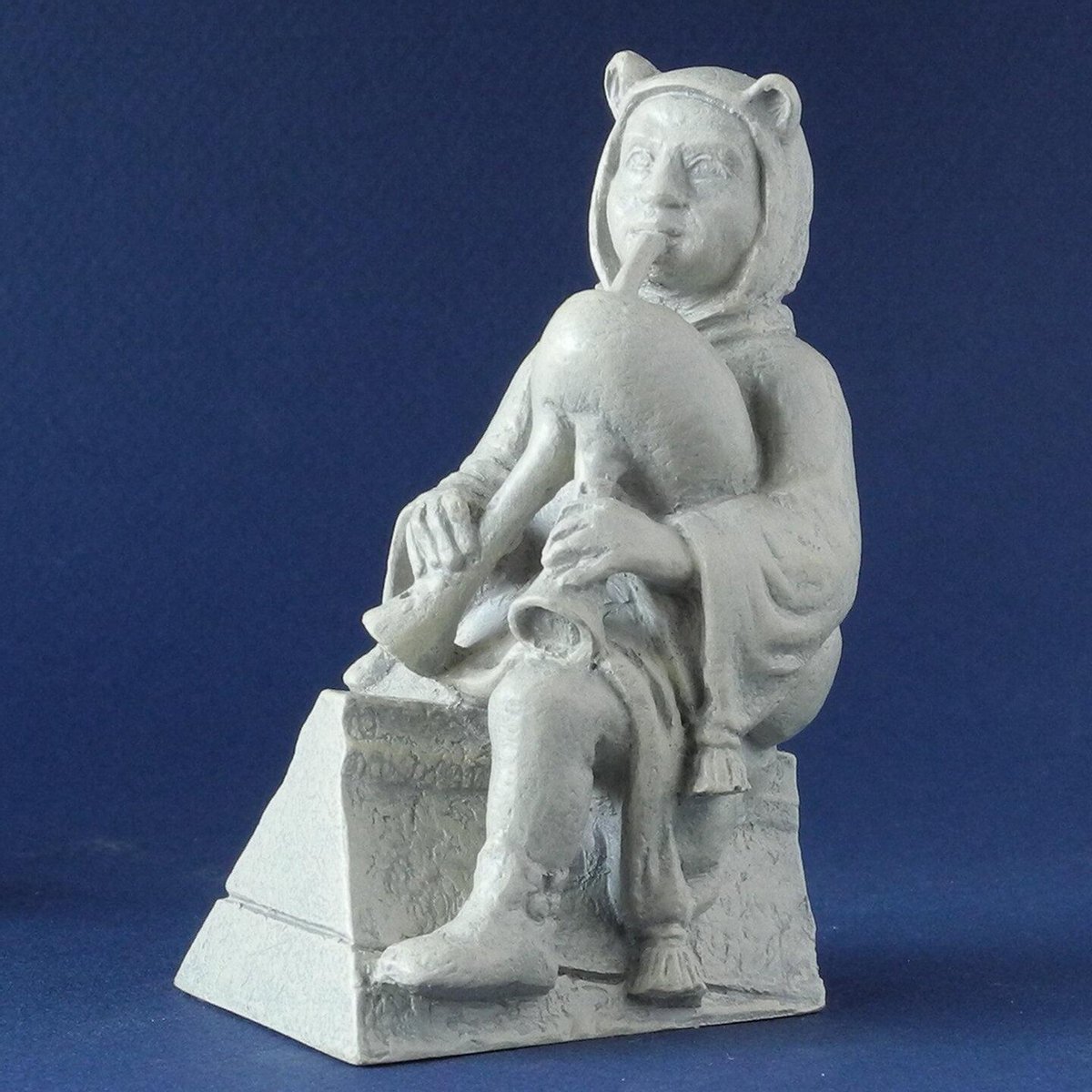 Doedelzak speler / Joueur de cornemuse - 11 cm - Luchtboogbeeld - Sint-Janskathedraal den bosch