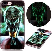 Voor iPhone 7 Plus / 8 Plus Lichtgevende TPU zachte beschermhoes (woeste wolf)