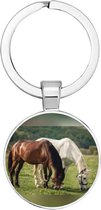 Akyol® Paard Sleutelhanger | Paarden | Paardenliefhebber | Leuke kado voor iemand die van paarden houd | 2,5 x 2,5 CM