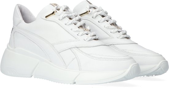Celina Jess | VIA VAI beige sneakers | VIA VAI