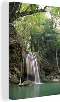 Les cascades qui couvrent 1500 mètres dans le parc national thaïlandais Erawan Canvas 40x60 cm - Tirage photo sur toile (Décoration murale salon / chambre)