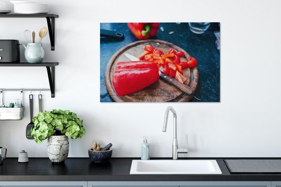 Poivron rouge haché sur fond bois Toile 90x60 cm - Tirage photo sur toile (Décoration murale salon / chambre)