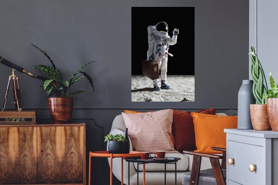 Sticker Muursticker Astronautes dans l'espace - Astronaute dans l'espace portant valise et agitant - 60x90 cm - film adhésif autocollant - sticker mural repositionnable