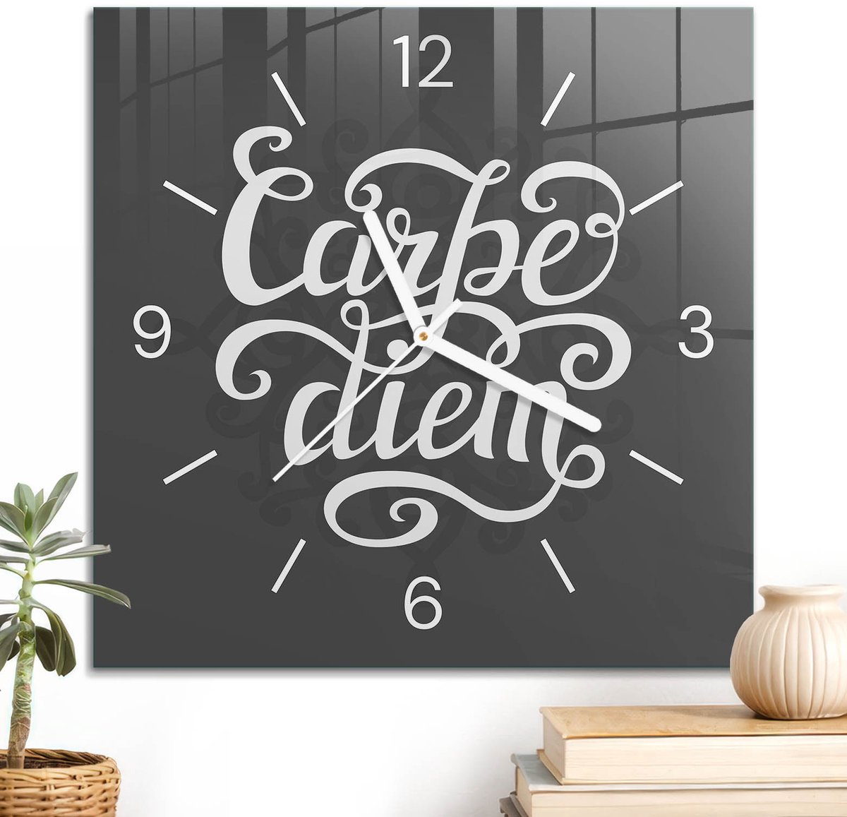ArtPrintCave Zwart Glazen Klok - 30x30 cm - Wandklok Vierkant - Carpe Diem Unieke Klok - Kunst Stille Wandklok - Witte Klokwijzers