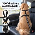 Gouden retriever draagt zwarte hondengordel met 360° draaibare metalen haak en reflecterende band.