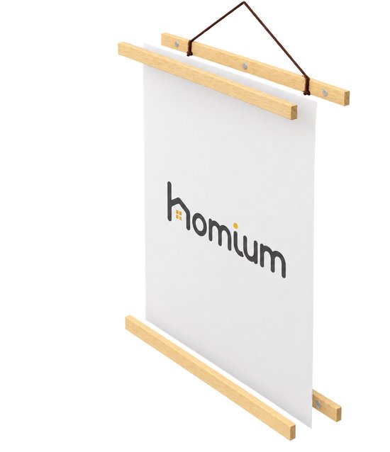 Zijaanzicht van een Homium posterhanger met lichtgekleurde houten latjes en een wit vel met logo.