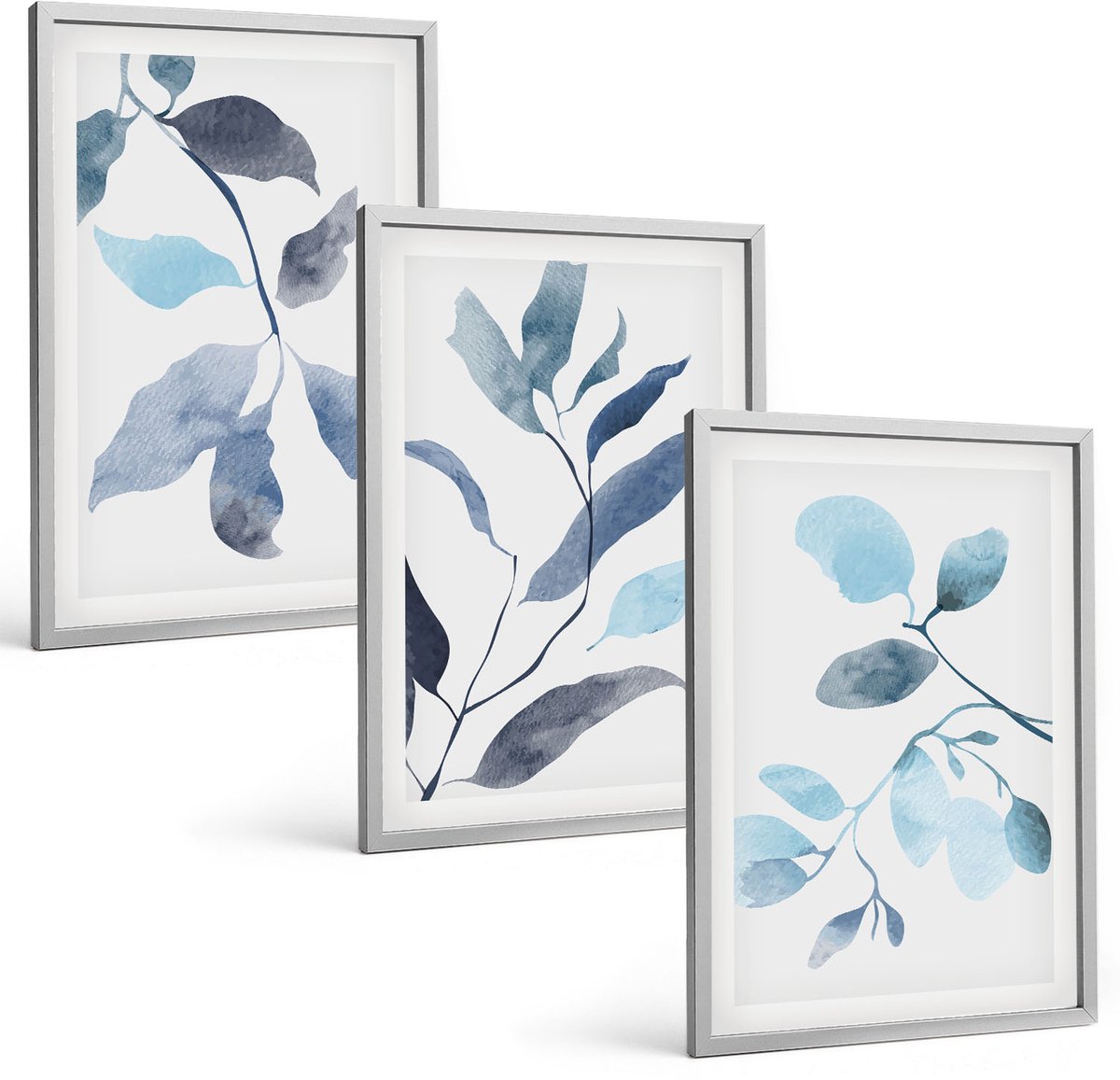 Coloray 3-Delige Schilderij Set - Blauwe Bladeren Op Een Lichte Achtergrond In Aquarelstijl - 40 x 60 cm - Schilderijen Set - Wanddecoratie - Woonkamer - Muurdecoratie