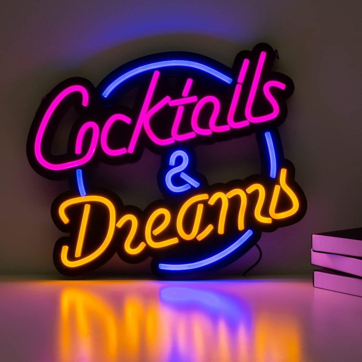 Neon Sign - Cocktails and Dreams - 40 x 33 cm - Flexibele LED Neon Lamp - Voor Bar en Restaurant