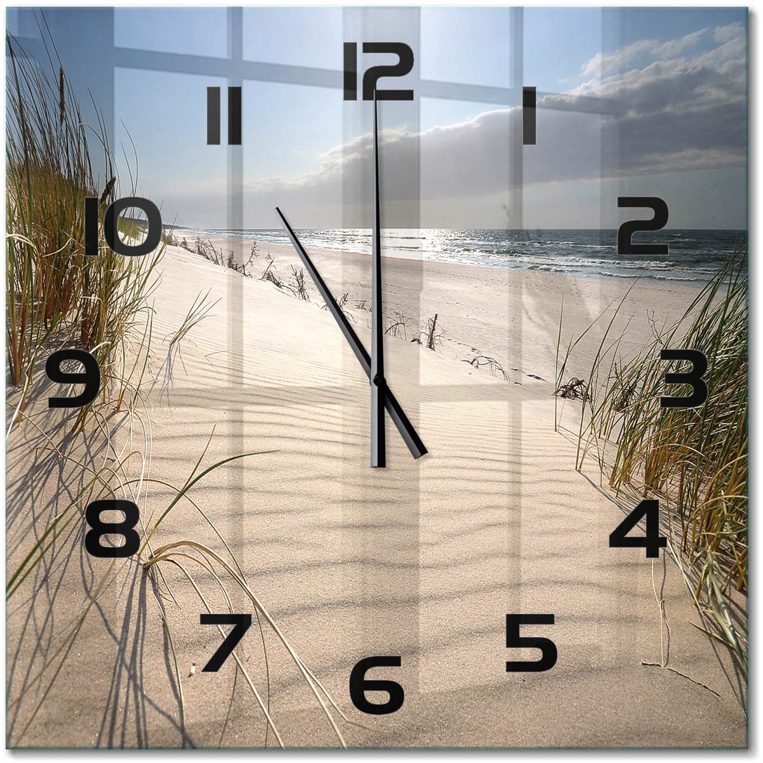 TULUP Wandklok - Mrzeżyno-strand Klok Glas Met Opdruk - 60x60 cm - Beige Moderne Wandklok Glas - Zwarte handen - Vierkante Klok - Decoratieve Glazen Klok - Glazen Wandklok Design