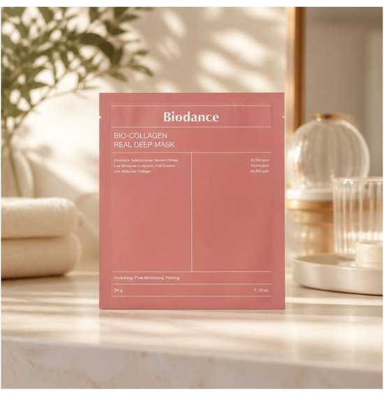 Verpakking van het Biodance Bio-Collagen Real Deep Mask in roze kleur.