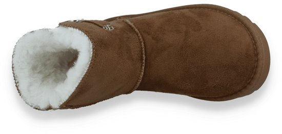 Bovenaanzicht van een bruine Wrangler-laars met een zachte, witte voering aan de binnenkant.