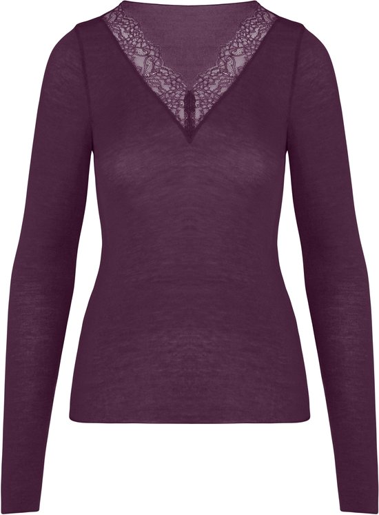 Paars shirt met lange mouwen en een elegante kanten V-hals.