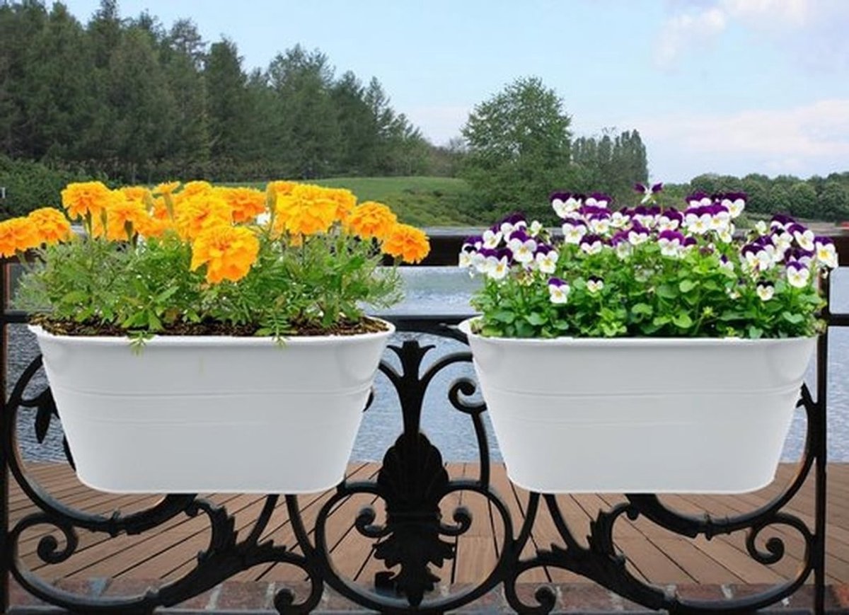 Creatieve Halve Cirkel Hangende Plantenpotten - Plastic Bloempotten voor Balkon en Wanddecoratie, Geschikt voor Binnen en Buiten (Wit, 4 Stuks Metaal)