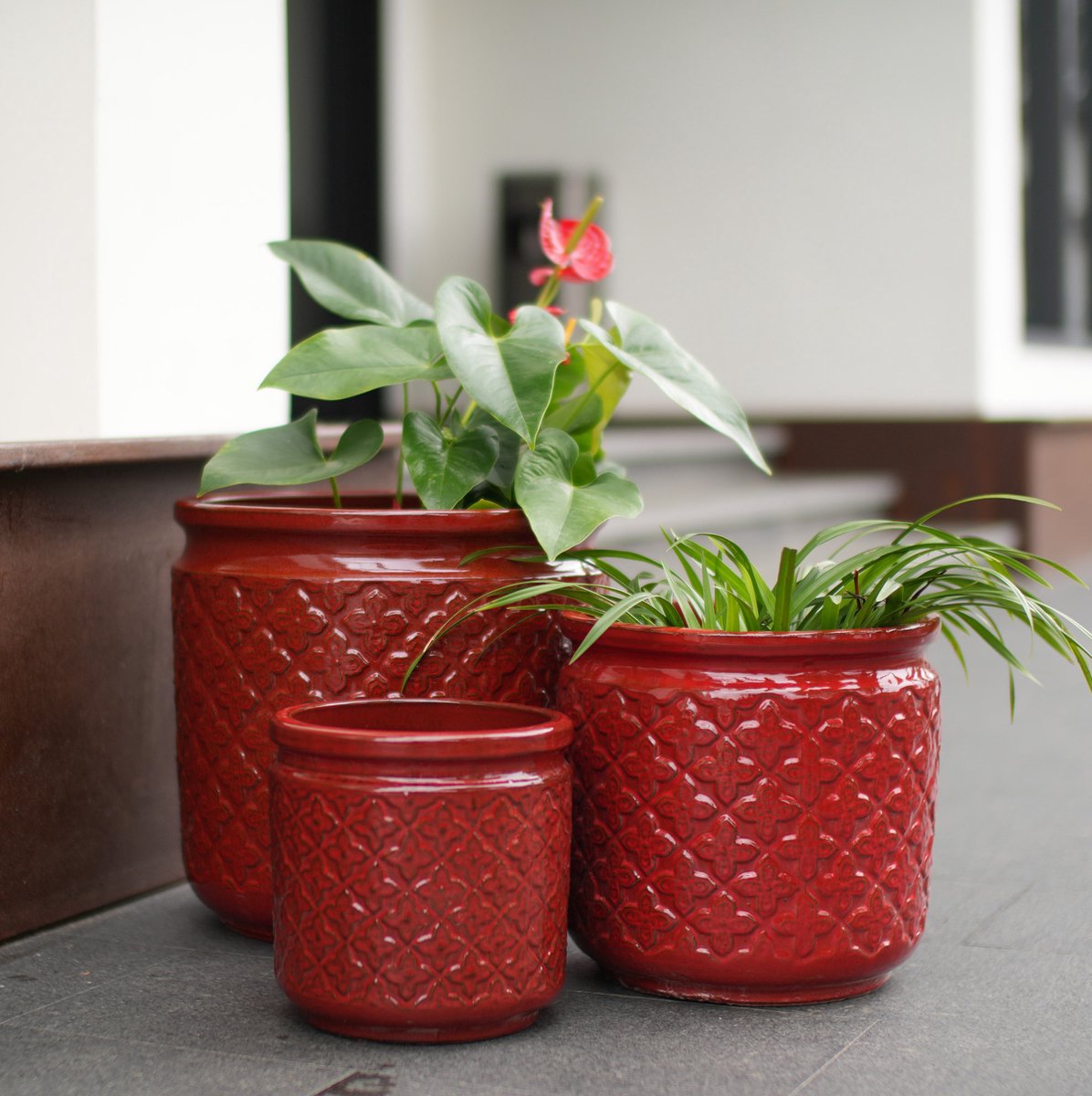 OKWISH Bloempot – 3-Delige Set Ø 38 30,5 23 Cm – Keramiek – Wijnrood – Voor Binnen En Buiten – Met Reliëf En Afwateringsgaten