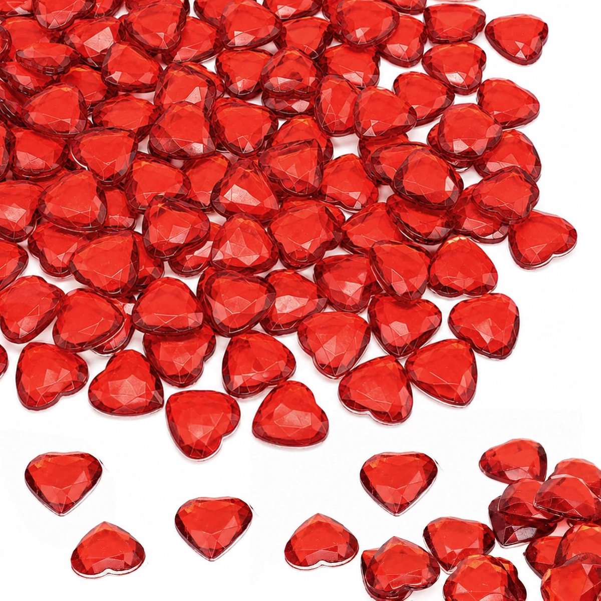 Diamantvormige kristallen in hartvorm, Rode decoratieve hartdiamantjes