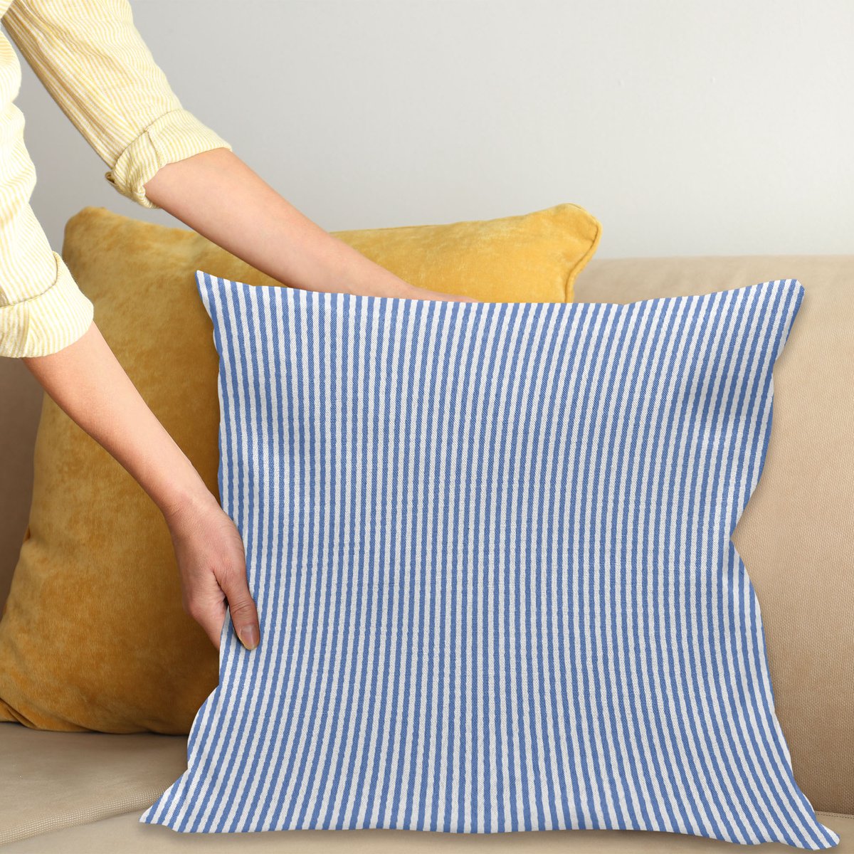 ABAKUHAUS Gestreept Sierkussenhoes, Nautisch Concept Sailor Stijl Blauw en Wit Simple Minimalistic Strepen, Decoratieve Vierkante Sierkussenhoes, 18" X 18", Azure Blauw en Wit