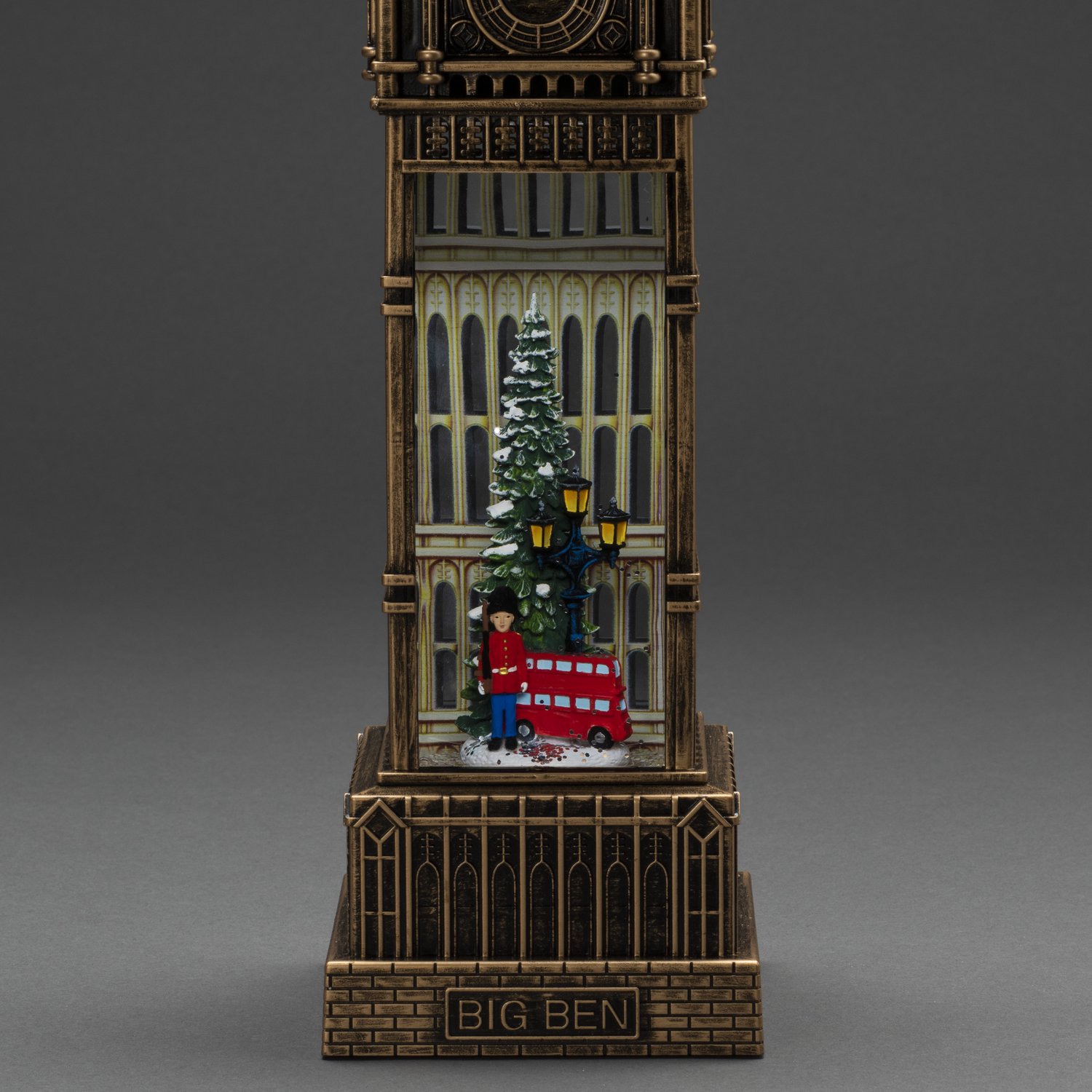 Kerstlantaarn voor binnen – Big Ben met bus en kerstboom - Warm wit – 38cm - Sneeuwlantaarn - Kerstverlichting op USB & batterijen incl. Timer – foto 3