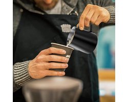 Melkschuimkan van roestvrij staal, Geschikt voorzien van maatverdeling, zwart, 600 ml