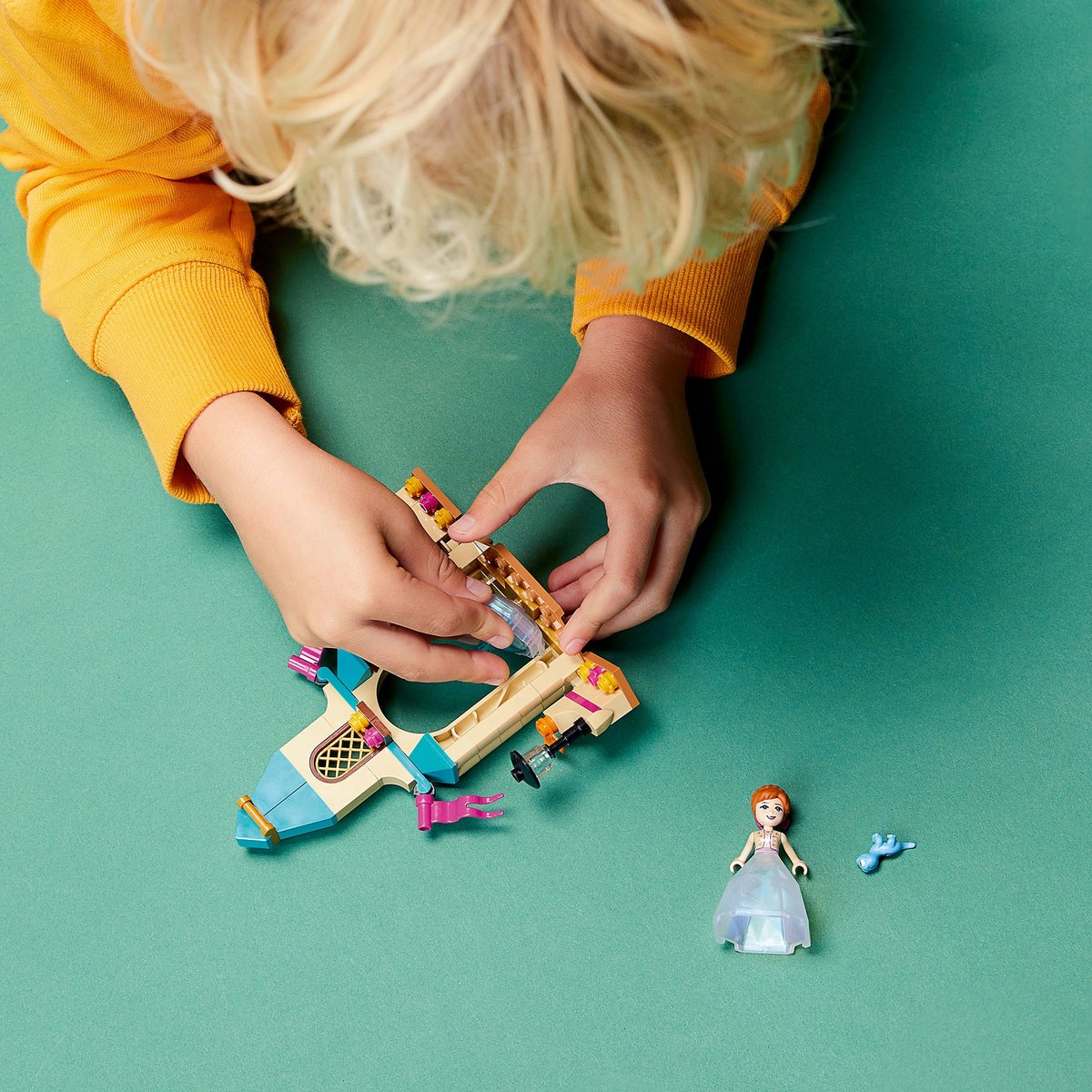 LEGO® ǀ Disney Binnenplaats van Anna's kasteel 43198 bouwset; ontworpen voor fans van Disney's Frozen 2; bouwbaar prinsessenspeelgoed dat de verbeelding prikkelt en uitnodigt tot onafhankelijk speelplezier; leuk Arendelle cadeau voor kinderen vanaf 5 — cadeau in Spellen & Speelgoed - foto 3