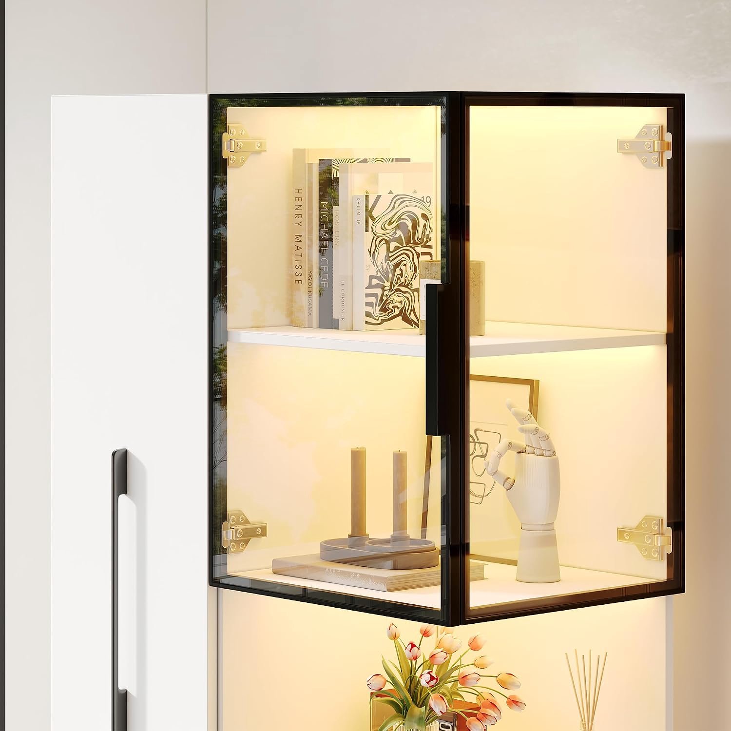 Moderne Witte Vitrinekast met Glazen Deuren en Uittrekbare Planken 70 x 38 x 160 cm – Opbergkast en Displaykast voor Woonkamer en Eetkamer