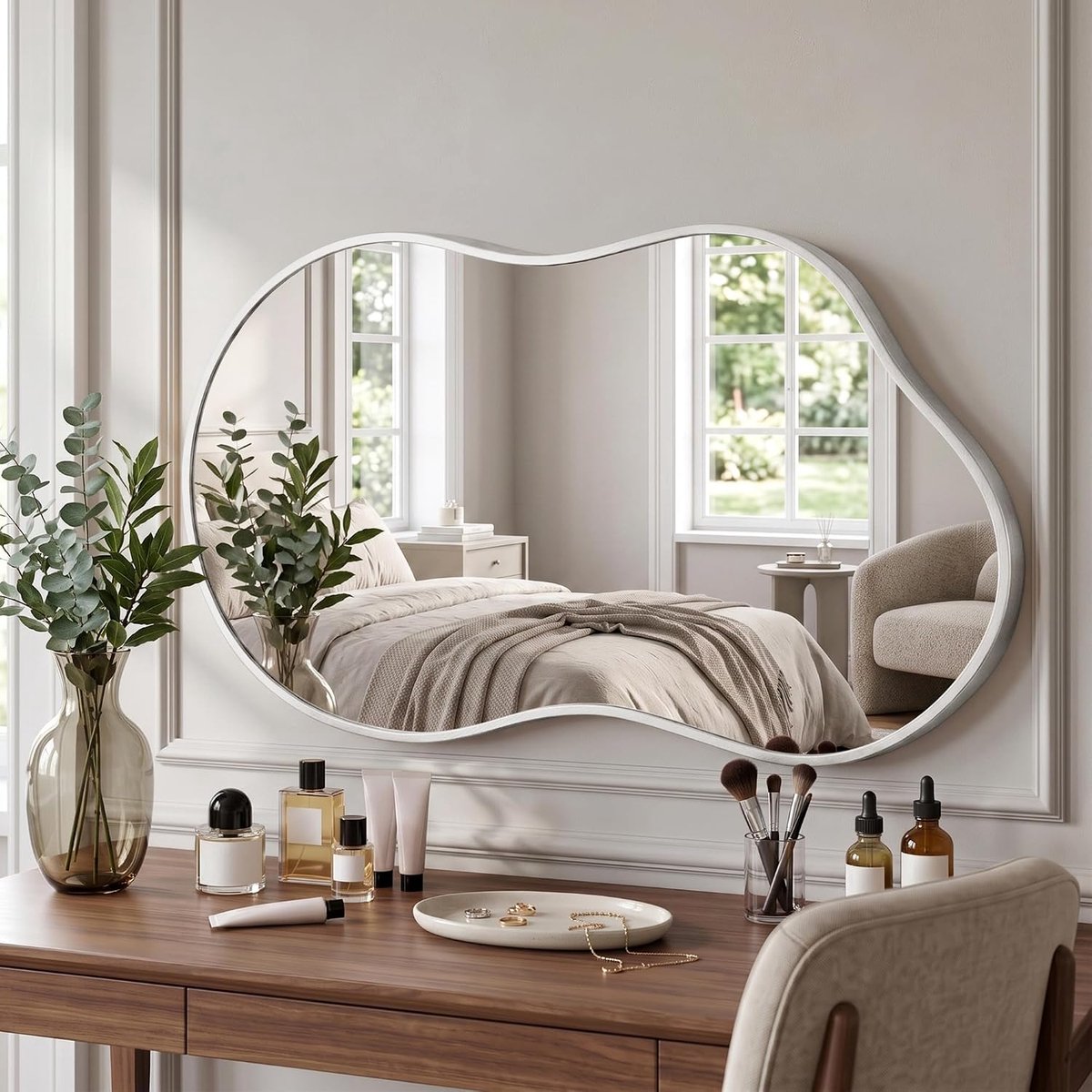 wandspiegel, 65 x 115 cm, zilveren decoratieve spiegel met frame van aluminiumlegering, voor badkamer, slaapkamer, woonkamer, kleedkamer, entree