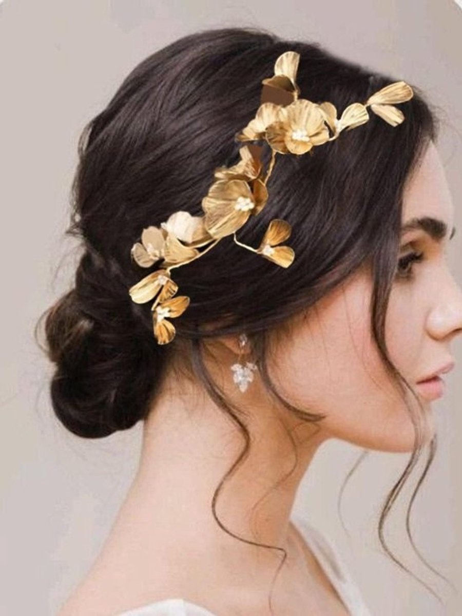 Bloemenbruid Hoofdband - Parel Haaraccessoire - Feestelijke Gelegenheid - Gouden Bloemblaadjes - 15 cm Lengte - Goud