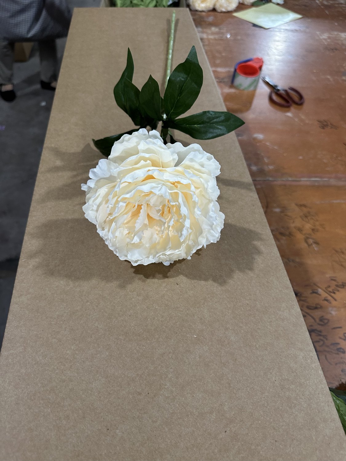 Kunstbloem pioen 68cm off-white
