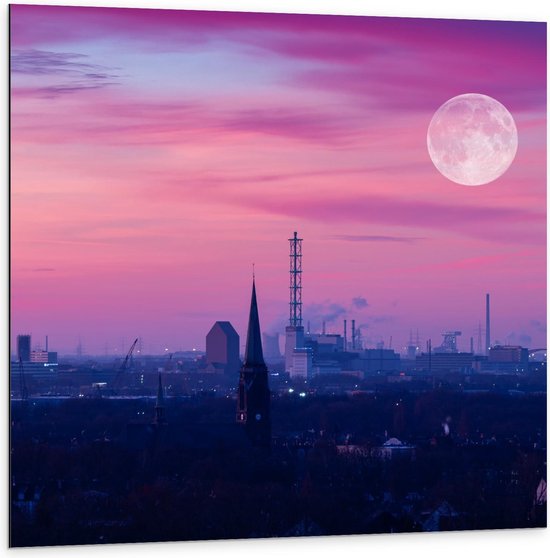 Dibond - Paars Roze Lucht met Maan boven Stad - 100x100cm Foto op Aluminium (Met Ophangsysteem)