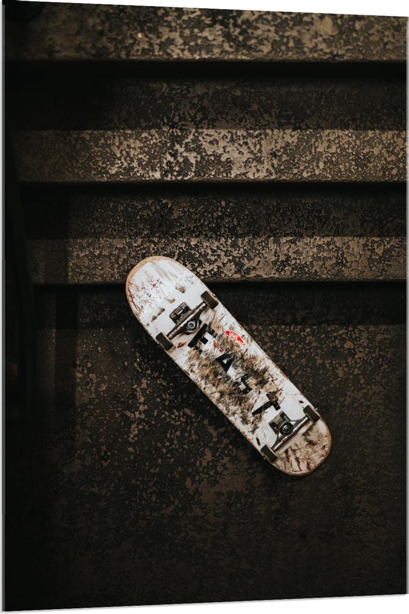 Plexiglas - Skateboard in Trappenhuis - 80x120cm Foto op Plexiglas (Wanddecoratie op Plexiglas)