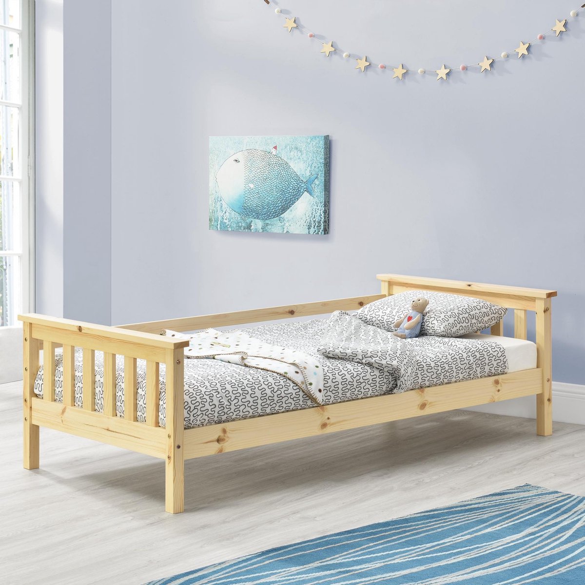 Kinderbed met bedbodem en uitvalbeveiliging 70x140 cm hout