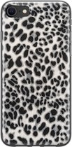 Leuke Telefoonhoesjes - Hoesje geschikt voor iPhone 8 - Luipaard grijs - Soft case - TPU - Luipaardprint - Grijs
