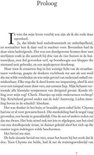 Kleine lettertjes op een pagina uit een boek.