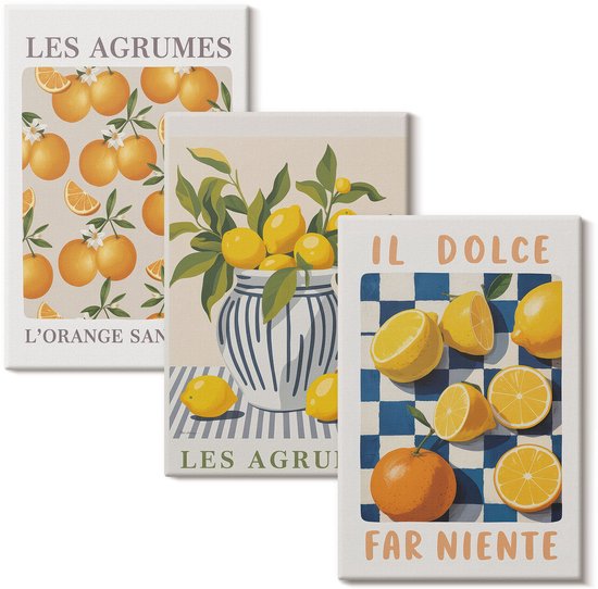 Trois tableaux sur toile: oranges avec texte 'LES AGRUMES L'ORANGE SANGUINE', citrons dans un vase avec texte 'LES AGRUMES', et citrons avec une orange sur fond à damier avec texte 'IL DOLCE FAR NIENTE'.