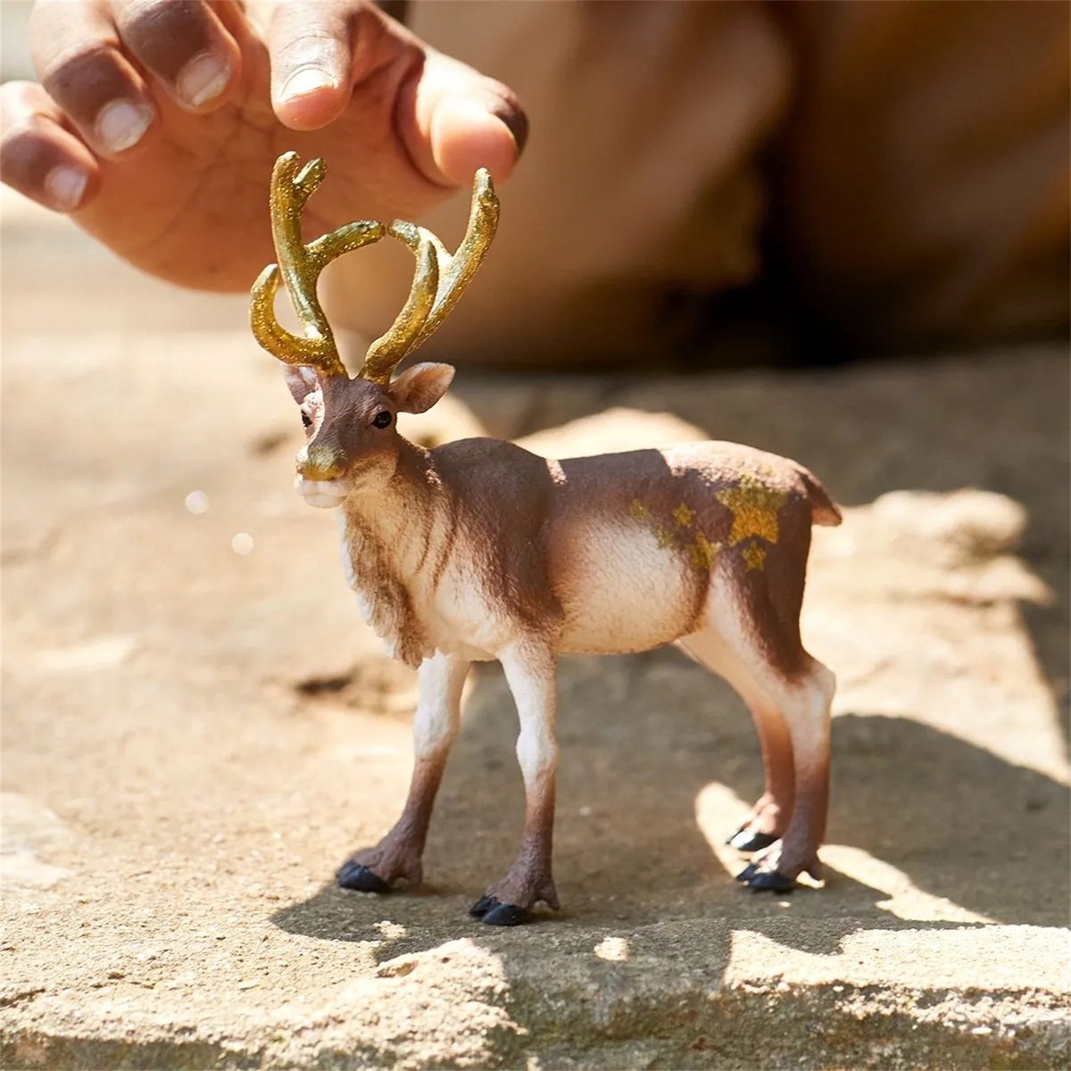 Schleich Wild Life Rendier speelfiguur met goudglanzend gewei thumbnail 2