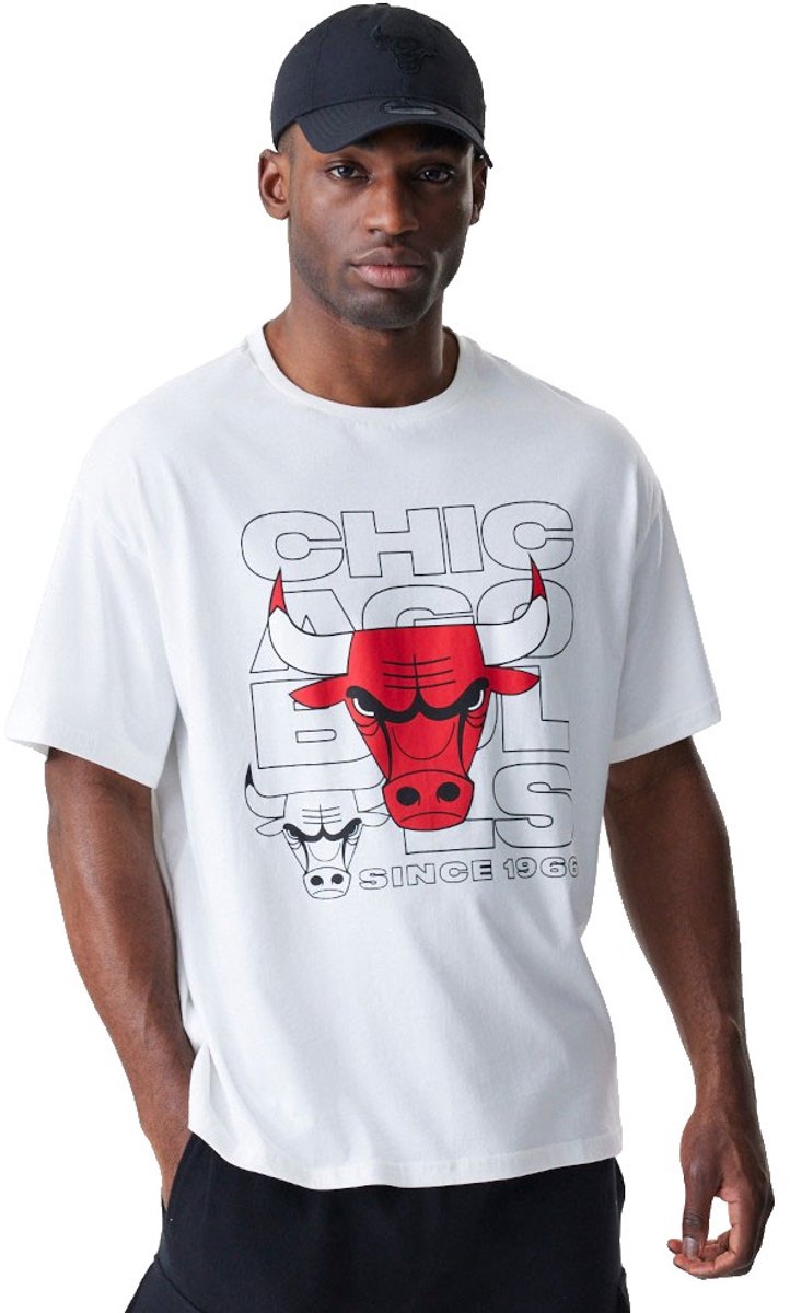 New Era Nba Outline Grphc Oversize Chicago Bulls T-shirt Met Korte Mouwen L Man Wit