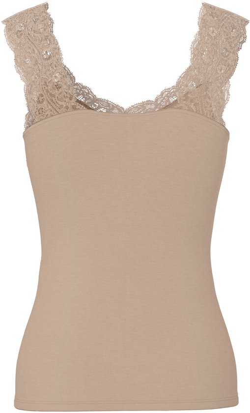 Beige hemd met kanten afwerking aan de schouderbandjes en de halslijn.