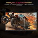 Monitor toont een verwoeste auto. Linkerhelft 'Aan' toont impact; rechterhelft 'Uit' toont explosie, met FreeSync & G-Sync compatibiliteit.