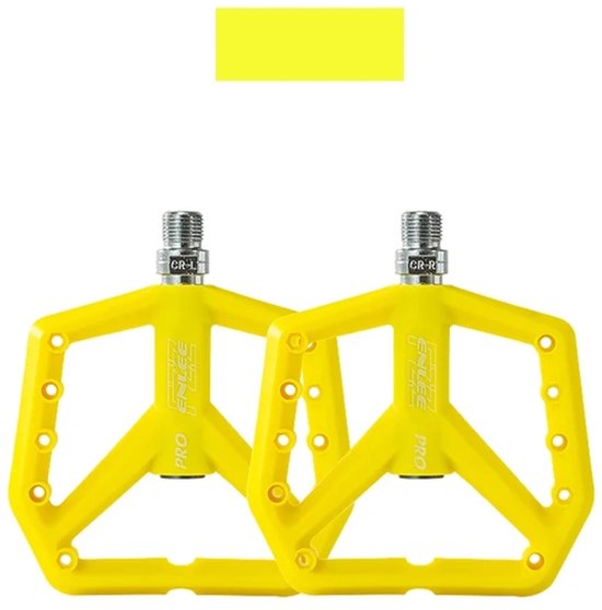 Gele HBS PRO platte MTB pedalen met een breed antislip design en 1 lager.