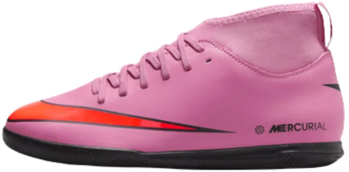 Nike superfly 10 club ic in de kleur rood.