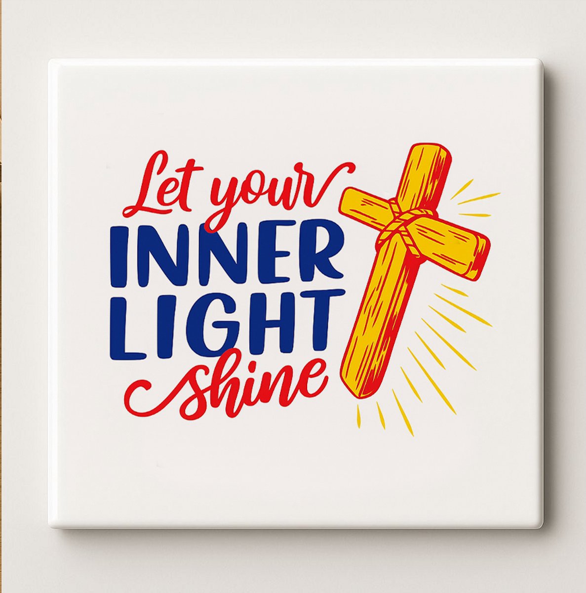 Nevolis Inspirerende Tegel “Let Your Inner Light Shine” 15x15 cm – Geloofsgerichte Keramische Wanddecoratie met Kruis voor Huis of Kerk Decoratie Multi Color