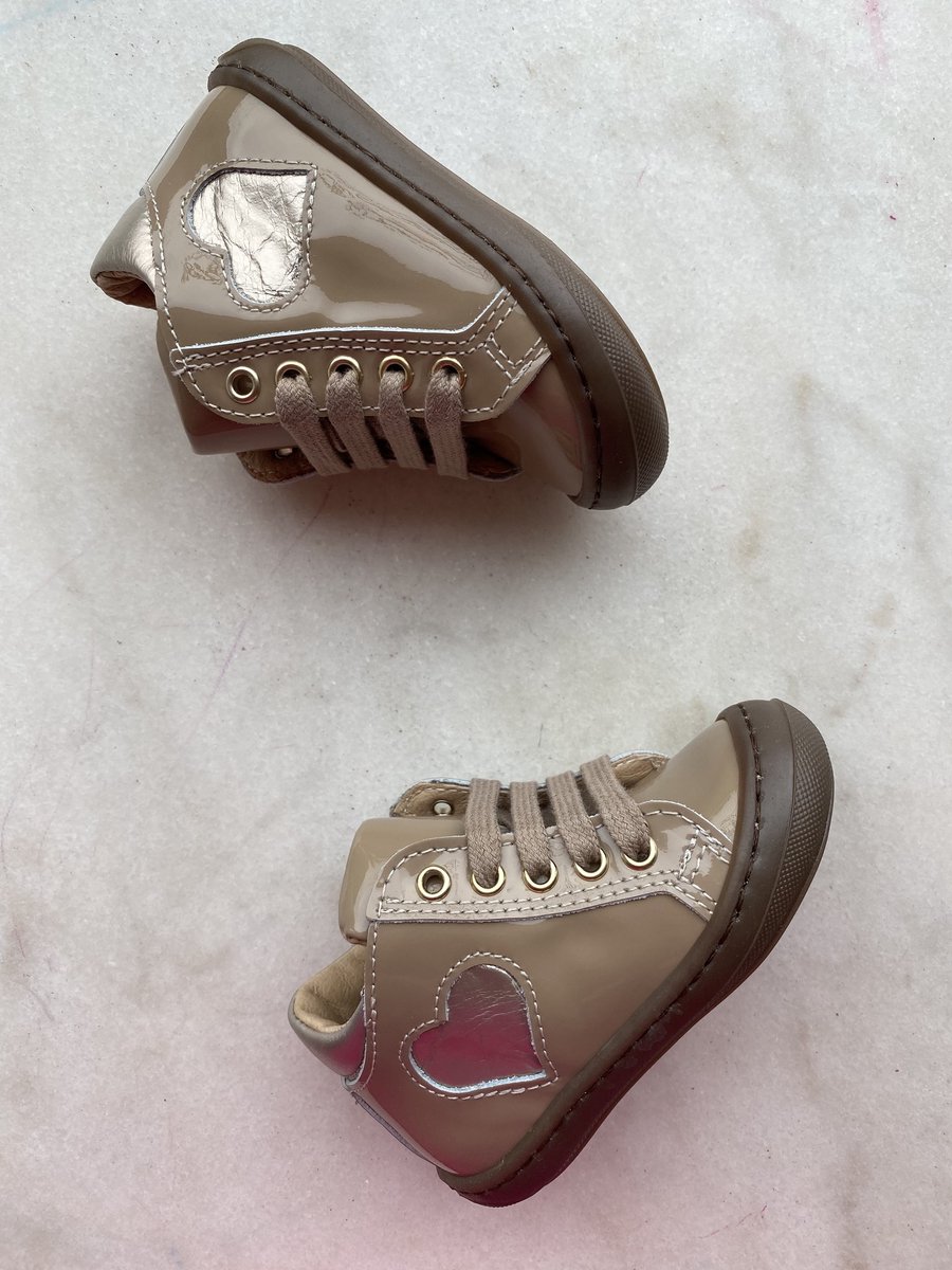 Lunella eerste stapper beige met beschermtop maat 19