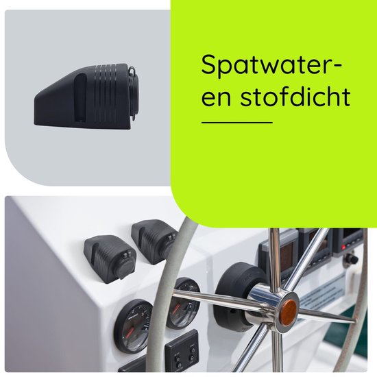 Spatwater- en stofdicht opbouw stopcontact op een boot dashboard met stuurwiel.