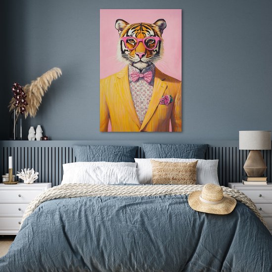 Poster 80x120 cm - Tijger - Bril - Geel - Jasje - Posters - Kamer decoratie - Wanddecoratie woonkamer - Muurdecoratie slaapkamer