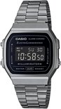 Unisex Casio horloge met zilverkleurige metalen band, vierkant zwart display met digitale tijdsaanduiding 10:58:50 en functies als alarm, chronograaf en verlichting.