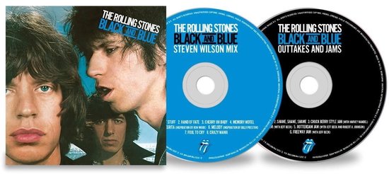 The Rolling Stones Black And Blue: cd-hoes met 3 mannen en 2 cd's. Een blauwe cd met 'Steven Wilson Mix' en een zwarte cd met 'Outtakes And Jams'.