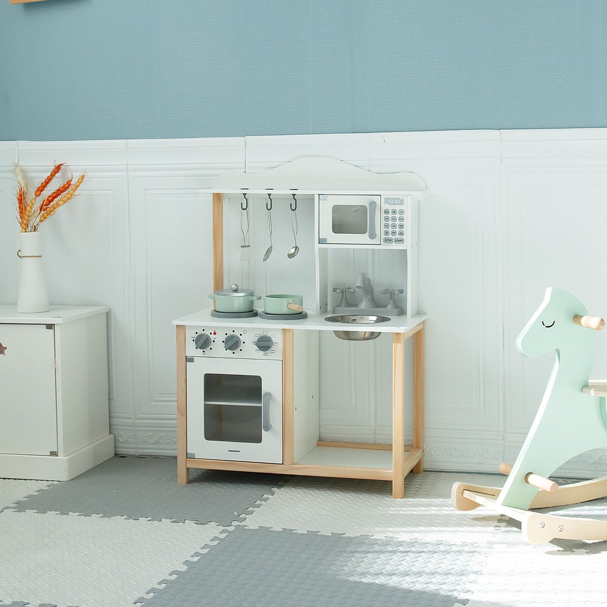 Mamabrum Montessori Houten keuken voor kinderen, 3 jaar – magnetron, oven, gootsteen en accessoires inbegrepen – robuust, veilig, leerzaam, natuurlijke kleuren, duurzaam creatief spel — afbeelding 5