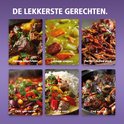 Collage van zes heerlijke slowcooker gerechten: stoofvlees, soep, pulled pork, chili con carne, curry en coq au vin.