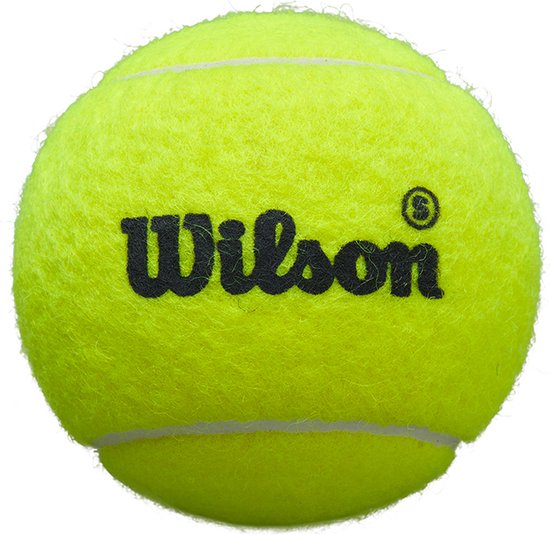 Gele Wilson padelbal met zwarte tekst.