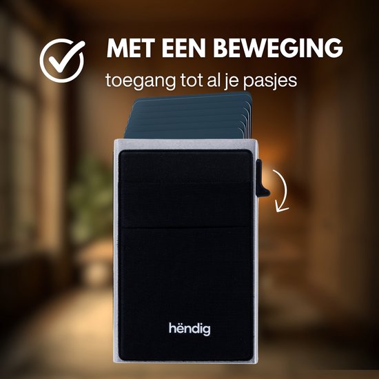 Zwarte Hëndig pasjeshouder met zilverkleurig frame, met een beweging toegang tot pasjes.